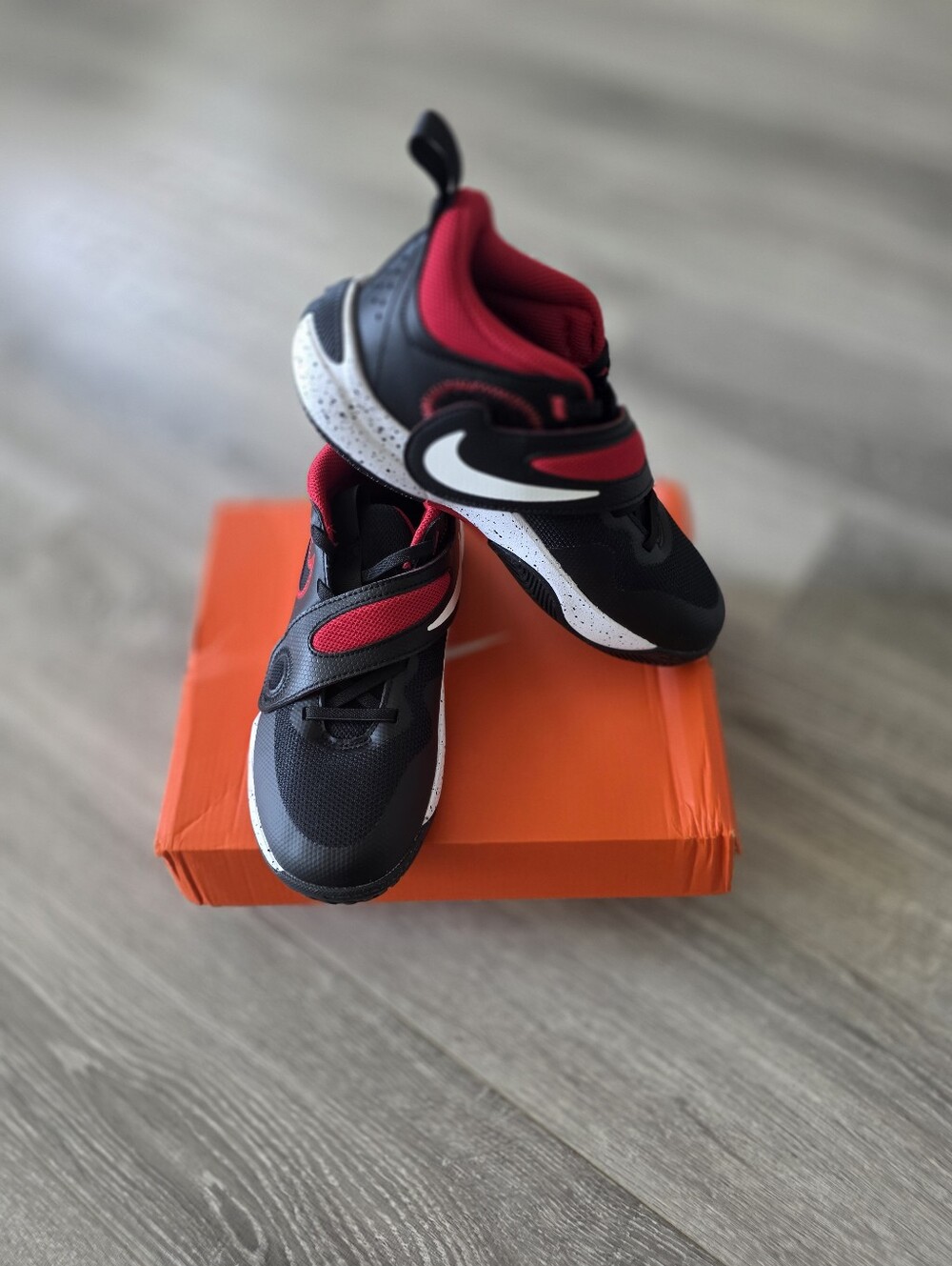 🆕️Nike Kids Black and Red Team Hustle Sneakers